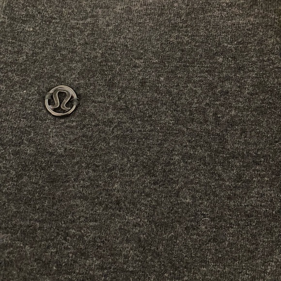 Lululemon size 6, 7/8 length joggers in EUC - Picture 4 of 4